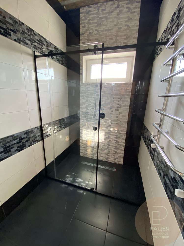 Раздвижные душевые для дома