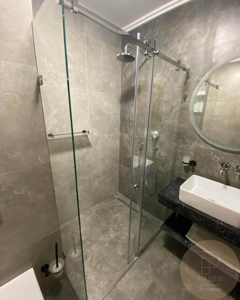 Раздвижные душевые для квартиры