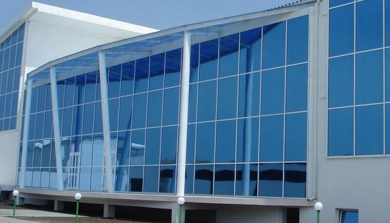 Конструктивные особенности фасадного остекления