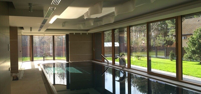 Хотите хороший бассейн? Остекляйте!