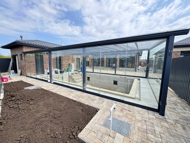 Остекление бассейна: дома, в отеле, в спортклубе