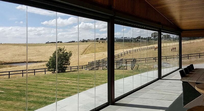 Звуковой комфорт: возможен ли он при «стеклянных стенах»